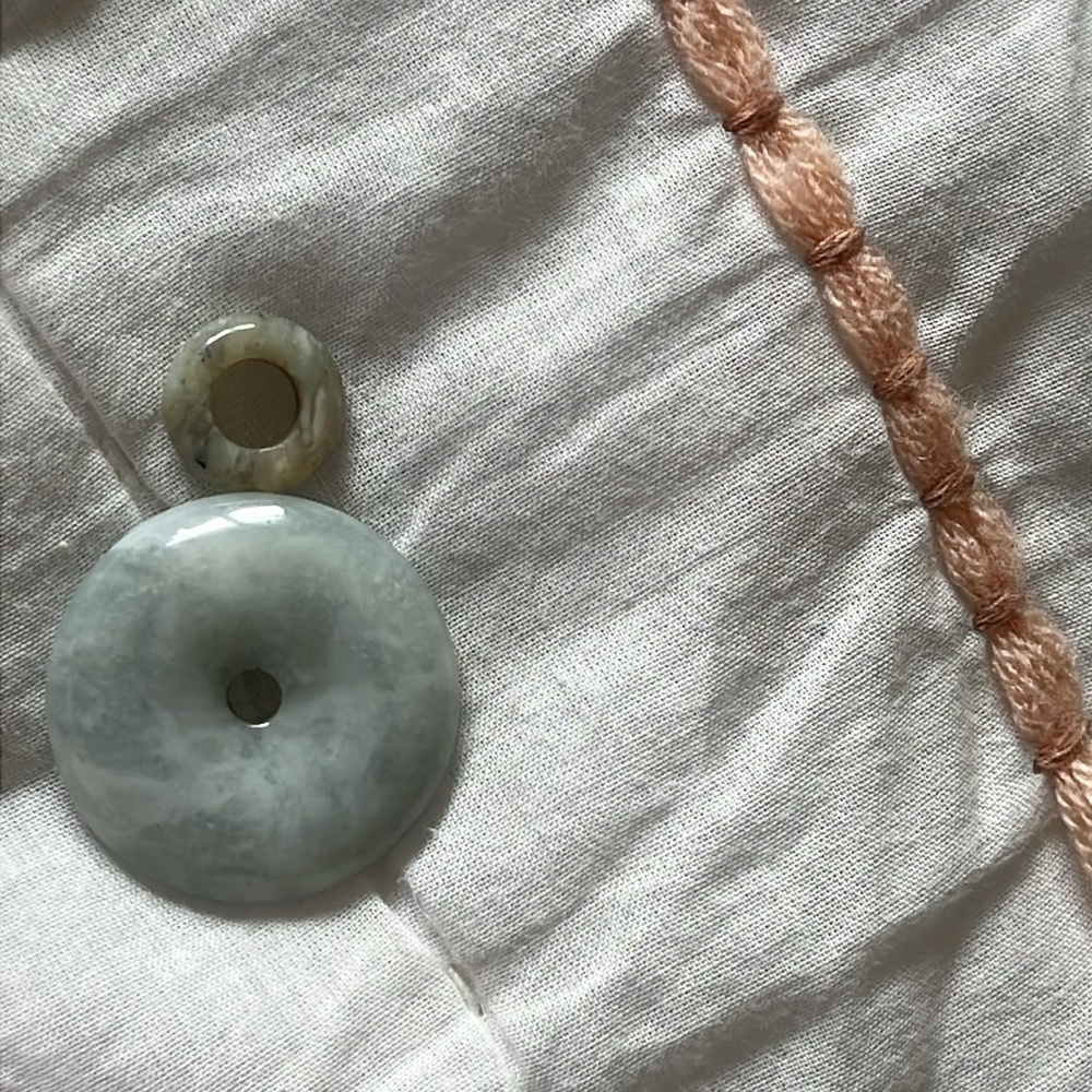 JADE DONUT PENDANT - Picture 4 of 4